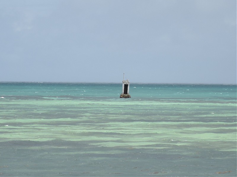 Praslin Island / Grand' Anse Ldg Lt
Keywords: Seychelles;Praslin;Indian ocean;Offshore