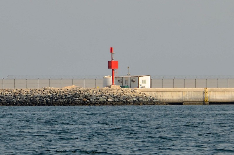 Hamad Port / Inner Breakwater light
Keywords: Persian Gulf;Hamad Port;Qatar