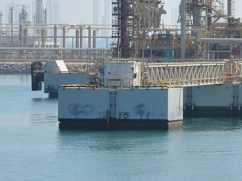 Ras Laffan / Al-Khor Dock Liquid Products Berth Centre light
Keywords: Ras Laffan;Qatar;Persian Gulf