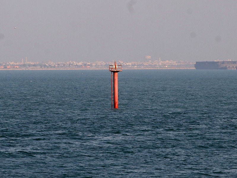Mina Salman / Diwan Beacon Triad
Keywords: Bahrain;Persian gulf;Offshore