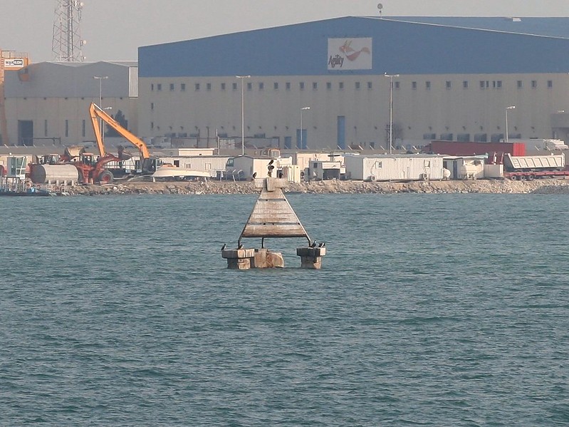 Mina Salman / Khawr Al Qulay'ah Ldg Lts Front No 1
Keywords: Bahrain;Persian gulf;Offshore
