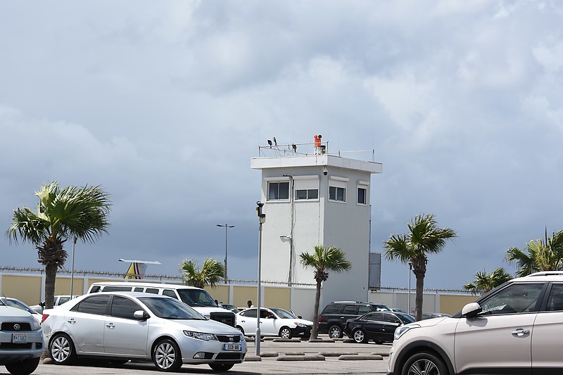 Juliana Airport light
Keywords: Sint Maarten;Caribbean sea
