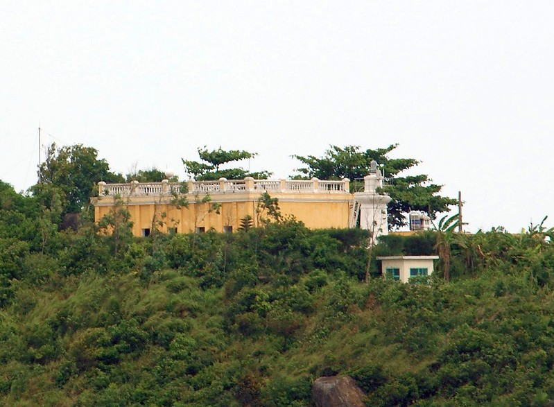 Da Nang / Quan Tuong lighthouse
AKA Fort Point, Tourane Bay
Keywords: Vietnam;Da Nang;South China sea