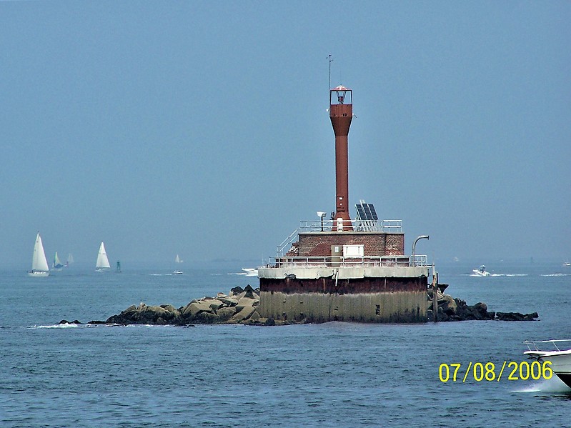 Massachusetts / Deer Island lighthouse
Author of the photo: [url=https://www.flickr.com/photos/bobindrums/]Robert English[/url]
Keywords: Boston;United States;Atlantic ocean;Offshore;Massachusetts