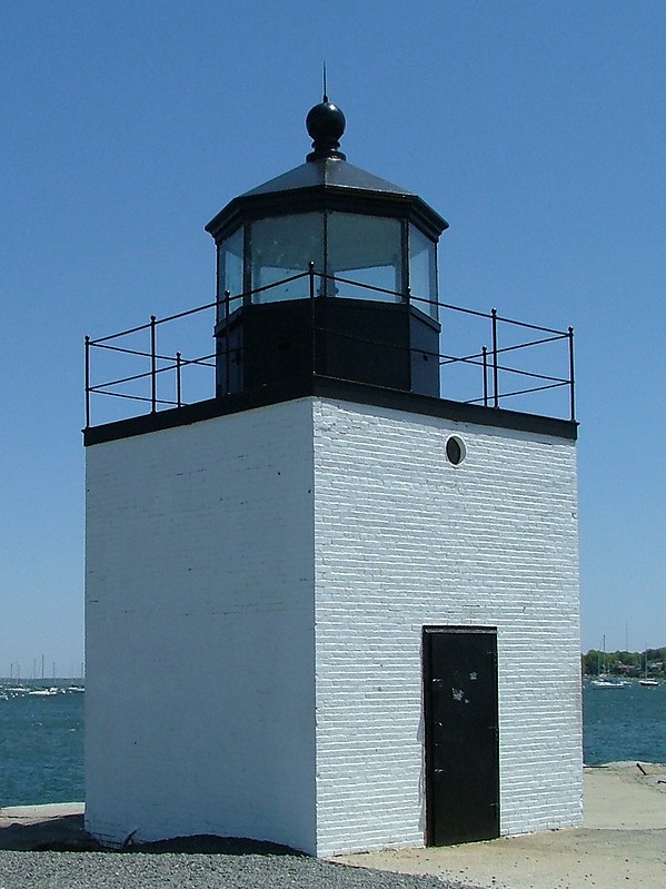 Massachusetts / Derby Wharf lighthouse
Author of the photo: [url=https://www.flickr.com/photos/larrymyhre/]Larry Myhre[/url]

Keywords: United States;Massachusetts;Atlantic ocean;Salem