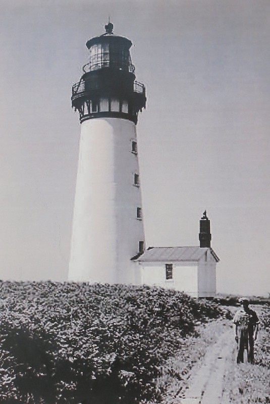 Washington / Destruction Island lighthouse - historic photo
Author of the photo: [url=https://www.flickr.com/photos/21475135@N05/]Karl Agre[/url]

Keywords: Washington;United States;Pacific ocean;Historic