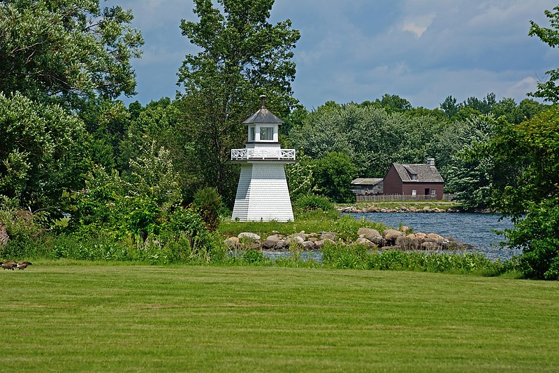 Dickinson Landing lighthouse
Author of the photo: [url=https://www.flickr.com/photos/8752845@N04/]Mark[/url]
Keywords: Saint Lawrence River;Canada;Ontario