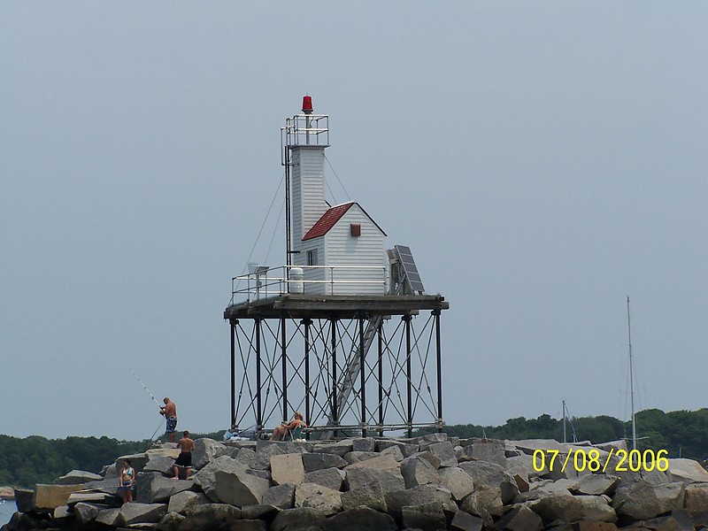 Massachusetts / Gloucester (Dog Bar) Breakwater lighthouse
Author of the photo: [url=https://www.flickr.com/photos/bobindrums/]Robert English[/url]
Keywords: Gloucester;Massachusetts;Boston;United States