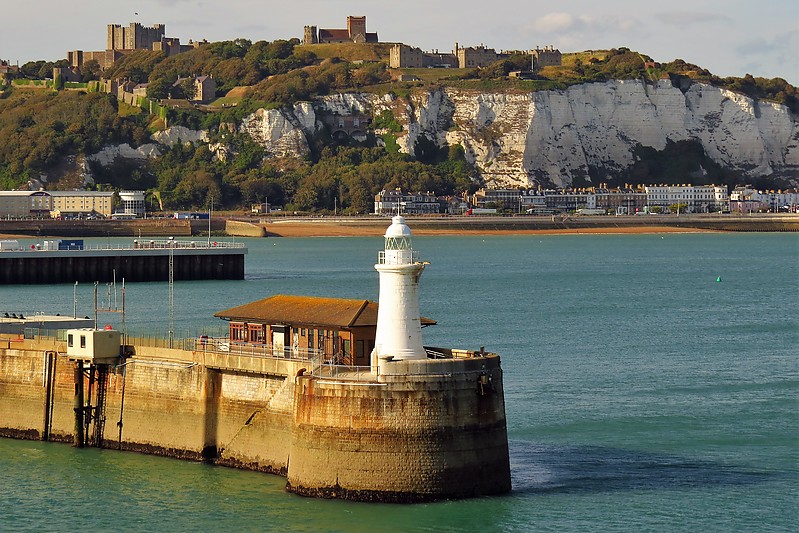 Dover / Prince of Wales Lighthouse
Author of the photo: [url=https://www.flickr.com/photos/larrymyhre/]Larry Myhre[/url]
Keywords: Dover;England;United Kingdom;English channel