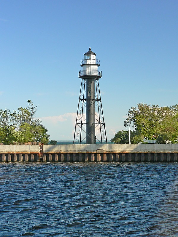 Minnesota / Duluth Harbor South Breakwater Inner lighthouse
Author of the photo: [url=https://www.flickr.com/photos/8752845@N04/]Mark[/url]

Keywords: Minnesota;Duluth;United States;Lake Superior
