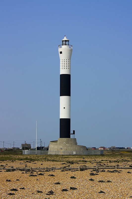 Dungeness new lighthouse
Author of the photo: [url=https://www.flickr.com/photos/34919326@N00/]Fin Wright[/url]

Keywords: Dungeness;England;United Kingdom;English channel