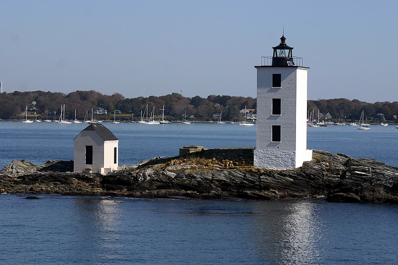 Rhode island / Dutch Island lighthouse
Author of the photo: [url=https://www.flickr.com/photos/31291809@N05/]Will[/url]
Keywords: Rhode Island;United States;Atlantic ocean;Block Island Sound