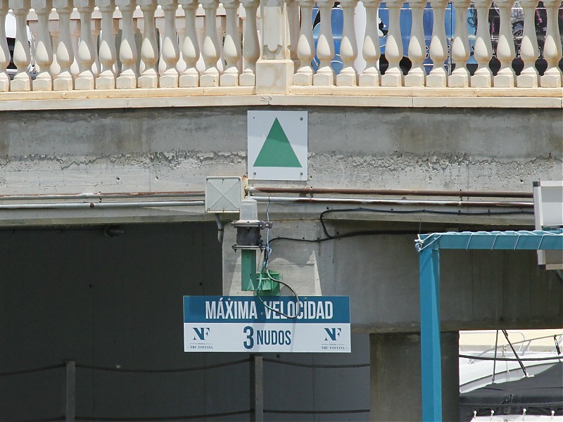 Marina Nou Fontana /  Bridge light
Keywords: Marina Nou Fontana;Spain;Mediterranean sea