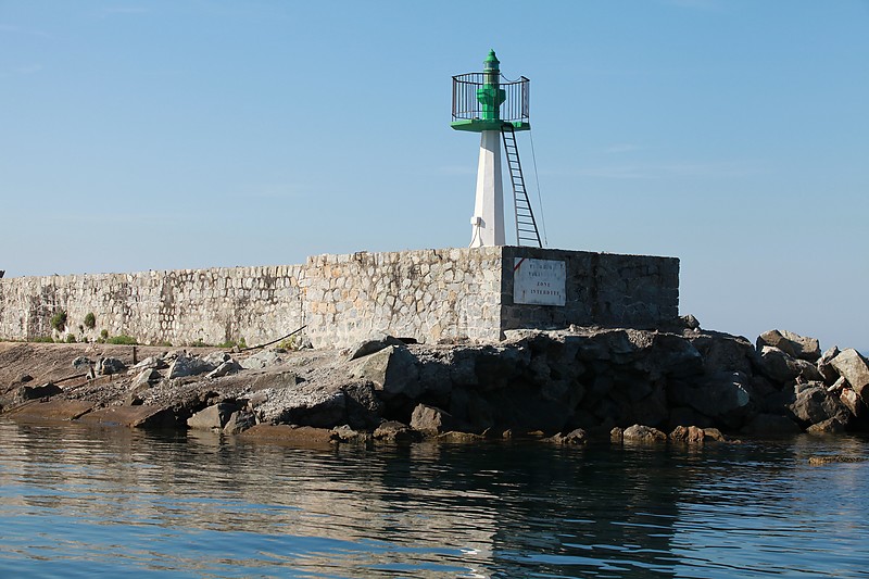 Corsica / Ajaccio / Aspretto Outer Jetty Head light
Keywords: Corsica;Ajaccio;France;Mediterranean sea