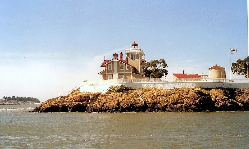 California / East Brother island lighthouse
Photo 2004 
Author of the photo:[url=https://www.flickr.com/photos/lighthouser/sets]Rick[/url]

Keywords: United States;Pacific ocean;California;San Francisco