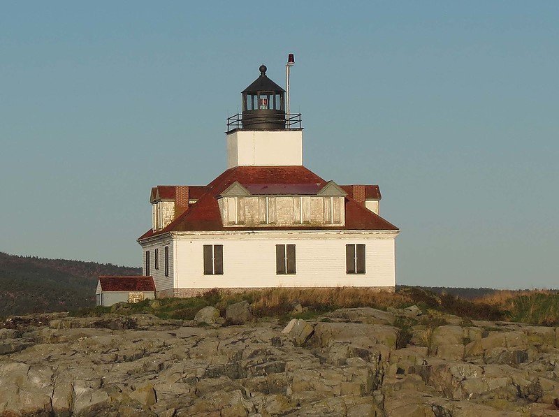 Maine / Egg Rock lighthouse
Author of the photo: [url=https://www.flickr.com/photos/21475135@N05/]Karl Agre[/url]
Keywords: Maine;Atlantic ocean;United States