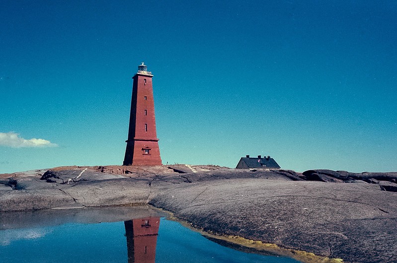 Alands / Lågskär lighthouse
Source: [url=https://readymag.com/jackionychev/alandseng/]Lighthouses of 
Åland Islands[/url]
Keywords: Aland Islands;Finland;Baltic sea;Saaristomeri