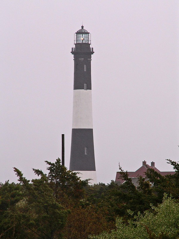 New York / Great South Bay / Long Island / Fire Island Lighthouse
Author of the photo: [url=https://www.flickr.com/photos/21475135@N05/]Karl Agre[/url]
Keywords: New York;Great South Bay;Long island;United States;Atlantic ocean