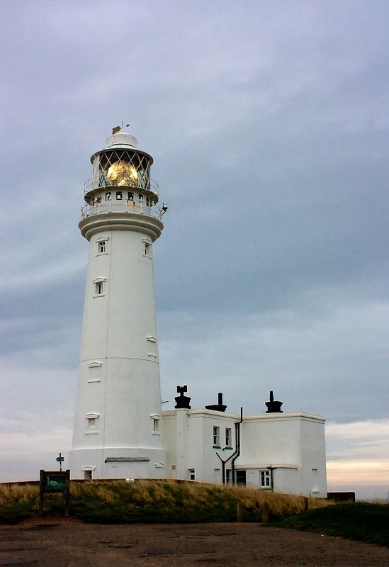 Flamborough head Lighthouse
Author of the photo: [url=https://www.flickr.com/photos/34919326@N00/]Fin Wright[/url]

Keywords: Flamborough;Yorkshire;North sea;England;United Kingdom