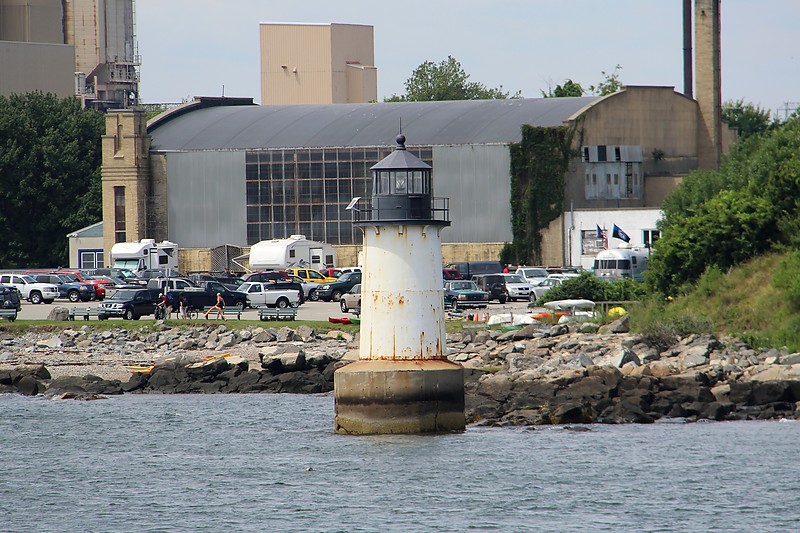 Massachusetts / Fort Pickering lighthouse
Author of the photo: [url=http://www.flickr.com/photos/21953562@N07/]C. Hanchey[/url]
Keywords: United States;Massachusetts;Atlantic ocean;Salem