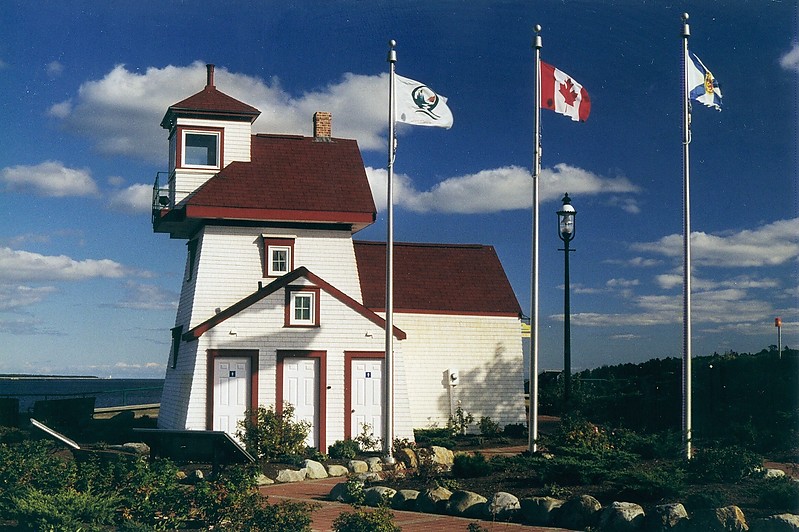 Nova Scotia / Fort Point Lighthouse
Author of the photo: [url=https://www.flickr.com/photos/larrymyhre/]Larry Myhre[/url]

Keywords: Nova Scotia;Canada;Atlantic ocean