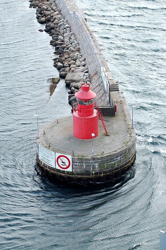 Copenhagen /  Frihavn Sydmole lighthouse
Author of the photo: [url=https://www.flickr.com/photos/bobindrums/]Robert English[/url]
Keywords: Copenhagen;Denmark;Oresund