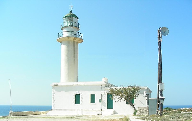 Gerogompos lighthouse
AKA ?kra Yerogómbos 
Source of the photo: [url=http://www.faroi.com/]Lighthouses of Greece[/url]


Keywords: Greece;Cephalonia;Ionian sea