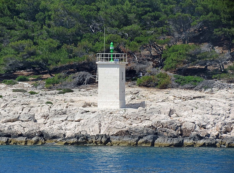 Galesnik light
Author of the photo: [url=https://www.flickr.com/photos/21475135@N05/]Karl Agre[/url]
Keywords: Croatia;Adriatic sea;Hvar