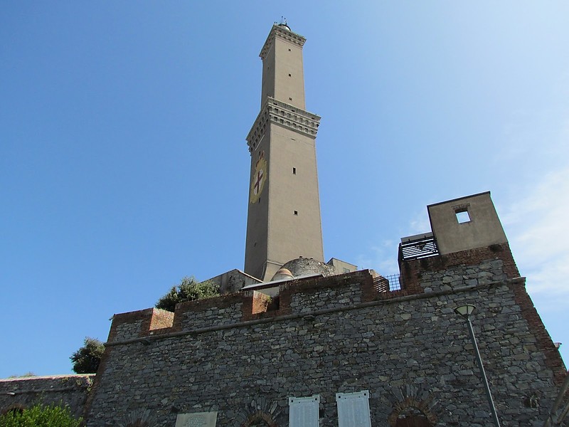 GENOVA - Lanterna - Capo del Faro Lighthouse
Keywords: Genoa;Italy;Tyrrhenian Sea