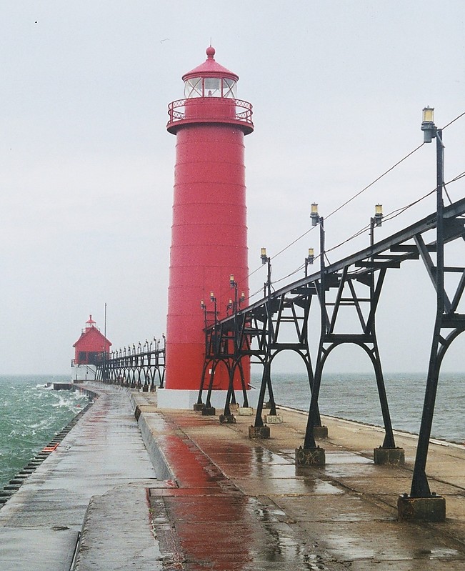 Michigan / Lake Michigan - Grand Haven South Pierhead / Outer & Inner Lighthouse
Author of the photo: [url=https://www.flickr.com/photos/larrymyhre/]Larry Myhre[/url]

Keywords: Michigan;Lake Michigan;Grand Haven;United states