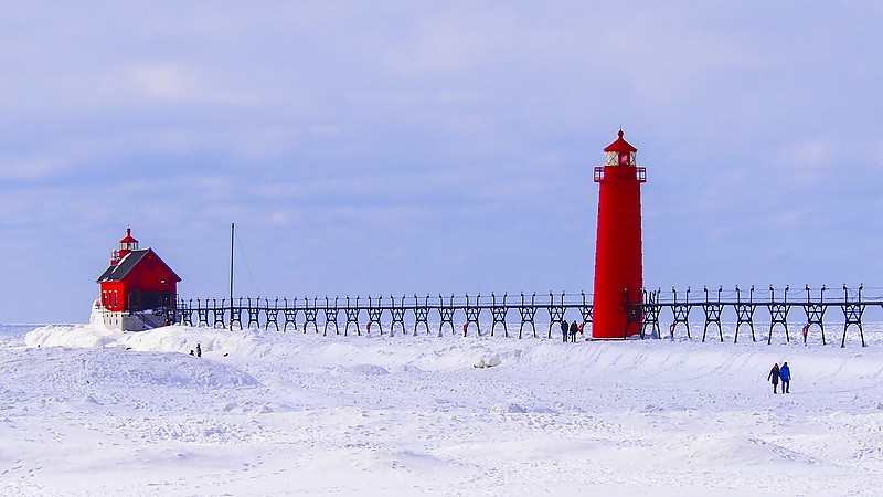 Michigan / Lake Michigan - Grand Haven South Pierhead / Outer & Inner Lighthouse in winter
Author of the photo: [url=https://www.flickr.com/photos/selectorjonathonphotography/]Selector Jonathon Photography[/url]
Keywords: Michigan;Lake Michigan;Grand Haven;United states;Winter