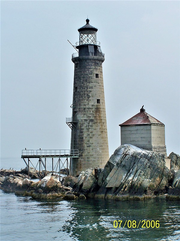 Massachusetts / Boston / The Graves lighthouse
Author of the photo: [url=https://www.flickr.com/photos/bobindrums/]Robert English[/url]
Keywords: United States;Massachusetts;Atlantic ocean;Boston