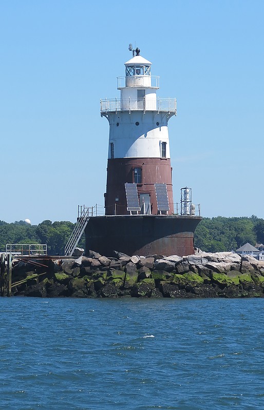 Connecticut / Greens Ledge lighthouse
Author of the photo: [url=https://www.flickr.com/photos/21475135@N05/]Karl Agre[/url]

Keywords: Connecticut;United States;Atlantic ocean;Long Island Sound
