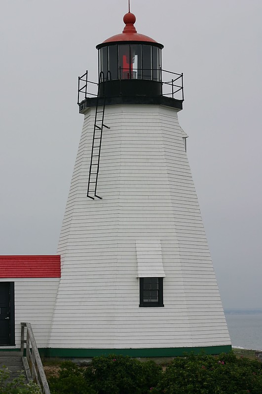 Massachusetts / Plymouth Lighthouse
AKA Gurnet lighthouse
Author of the photo: [url=https://www.flickr.com/photos/31291809@N05/]Will[/url]

Keywords: Massachusetts;Plymouth;United States;Atlantic ocean