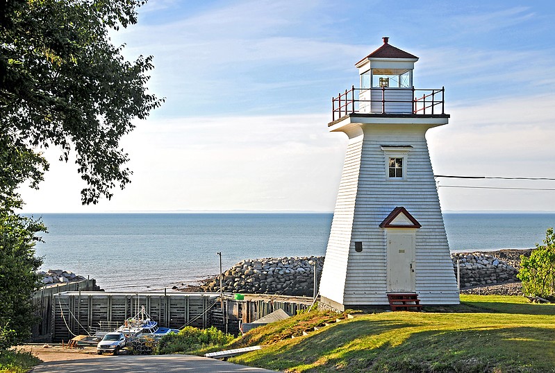 Nova Scotia / Hampton Lighthouse
Author of the photo: [url=https://www.flickr.com/photos/archer10/]Dennis Jarvis[/url]
Keywords: Nova Scotia;Canada;Bay of Fundy