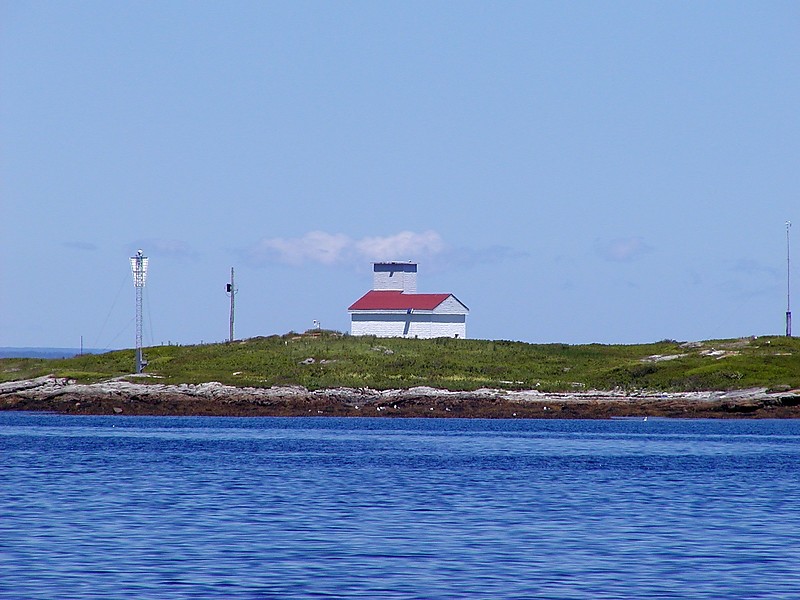 Canso Harbour lighthouse and Hart Island Range lights
Front range: seen only top just left from lighthouse building
Rear range seen left with daymark
Author of the photo: [url=https://www.flickr.com/photos/8752845@N04/]Mark[/url]
Keywords: Canso Harbour;Nova Scotia;Canada;Atlantic ocean