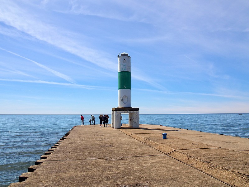Michigan / Holland Harbor /North Breakwater Light
Author of the photo: [url=https://www.flickr.com/photos/selectorjonathonphotography/]Selector Jonathon Photography[/url]
Keywords: Michigan;Lake Michigan;United States
