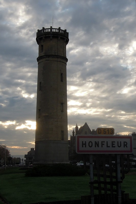 Honfleur lighthouse
AKA Feu de l'Hôpital
Author of the photo: [url=https://www.flickr.com/photos/lighthouser/sets]Rick[/url]
Keywords: France;Seine;Honfleur