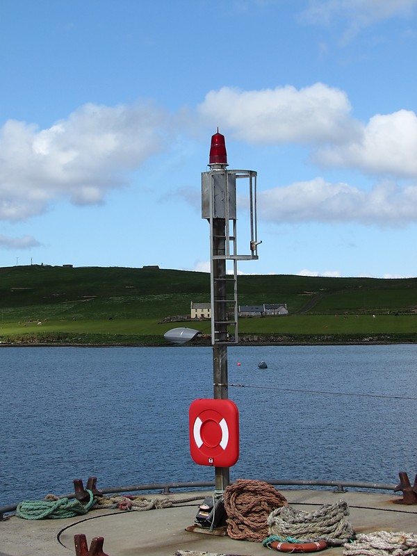 Orkney islands / Houton Bay RoRo terminal light
Keywords: Orkney islands;Scotland;United Kingdom;Scapa Flow