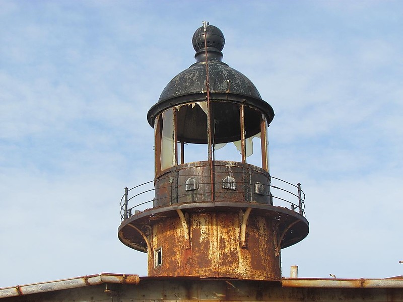 Isla Leones - Ancient Lighthouse - lantern
Keywords: Isla Leones;Argentina;Atlantic ocean;Lantern