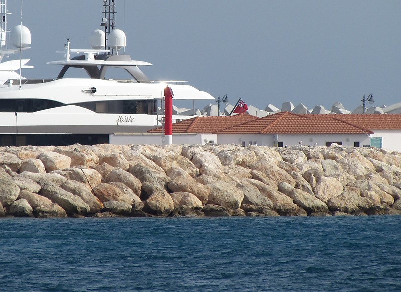 LIMASSOL - New Marina - Offshore Breakwater light
Keywords: Limassol;Cyprus;Mediterranean sea