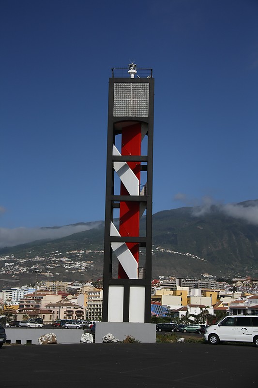 Canary islands / Tenerife / Puerto de la Cruz lighthouse
Keywords: Canary Islands;Tenerife;Atlantic ocean;Spain