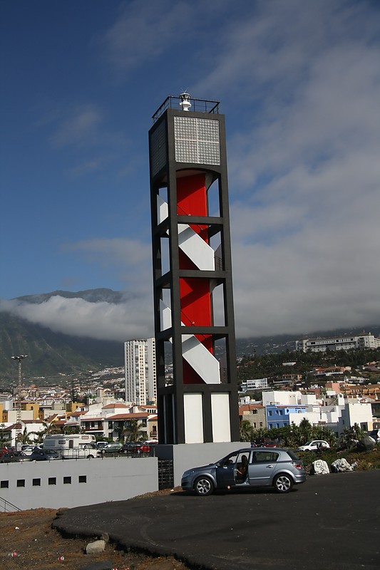 Canary islands / Tenerife / Puerto de la Cruz lighthouse
Keywords: Canary Islands;Tenerife;Atlantic ocean;Spain