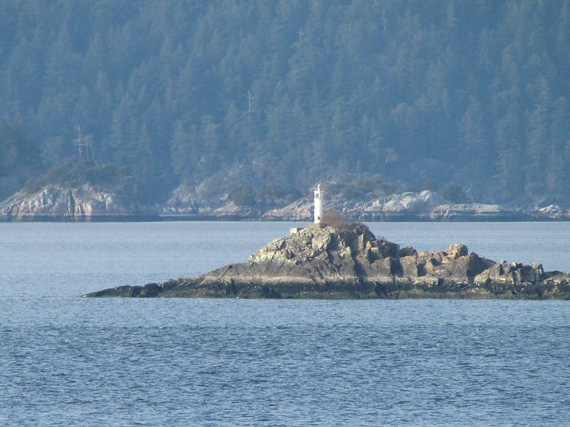 Howe Sound / Cape Roger Curtis light
Keywords: Howe Sound;Vancouver;Canada;British Columbia