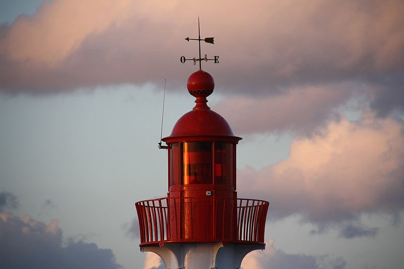 Normandy / Trouville / Jetée de l'Est lighthouse -- lantern
AKA Pointe de la Cahotte feu antérieur
Keywords: Normandy;Trouville;Deauville;France;English channel;Lantern