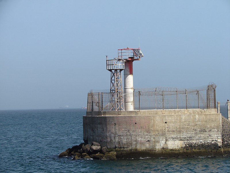 Port de Dakar / Jetée Sud Head light
Keywords: Dakar;Senegal;Atlantic ocean