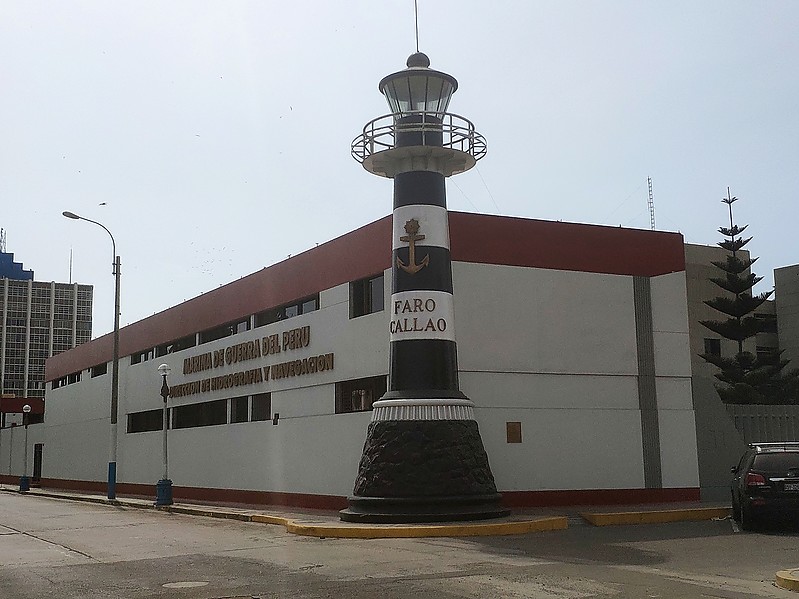 Callao Faux Lighthouse
NOT and aid to navigation.  It is a monument in front of Direction of Hidrography and Navigation building.  Located in the town of Chucuito, near Callao Port in Peru.
Photo by D.Vinogradov
Keywords: Callao;Peru;Pacific ocean;Lima;Faux