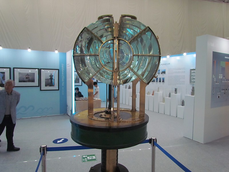 IALA 2018 exhibition - Fresnel lens
International Association of Marine Aids to Navigation and Lighthouse Authorities conference and exhibition in Incheon, Korea, May 2018
Keywords: Museum