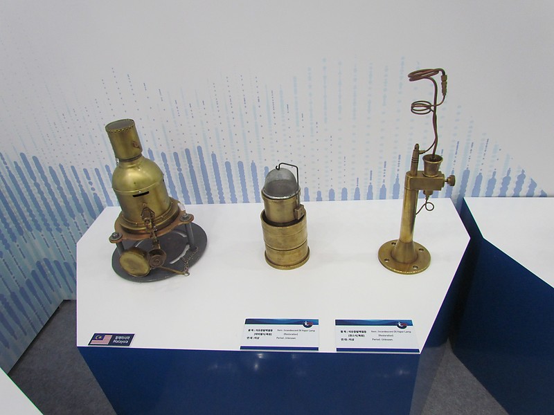 IALA 2018 exhibition - various oil lamps 
International Association of Marine Aids to Navigation and Lighthouse Authorities conference and exhibition in Incheon, Korea, May 2018
Keywords: Museum