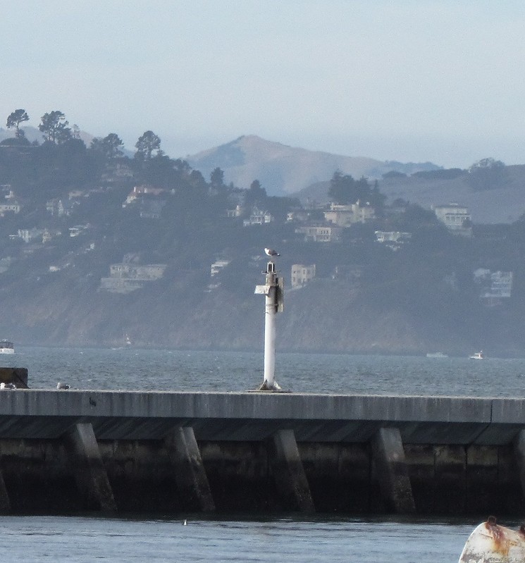 California / San Francisco Bay /  Aquatic Park Entrance light No 1
Keywords: San Francisco;United States;California;Pacific ocean;San Francisco Bay